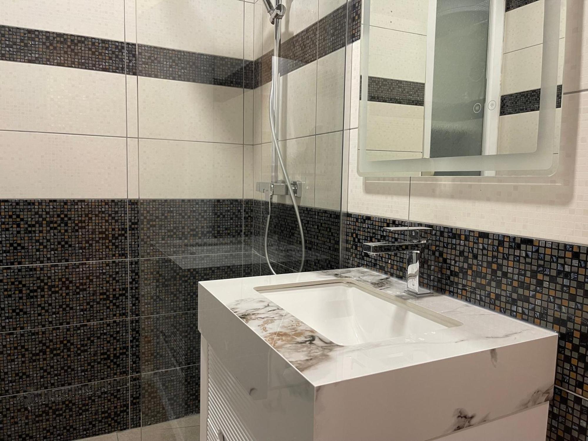 Apartament Hideaway In The Heart Of Tirana Zewnętrze zdjęcie