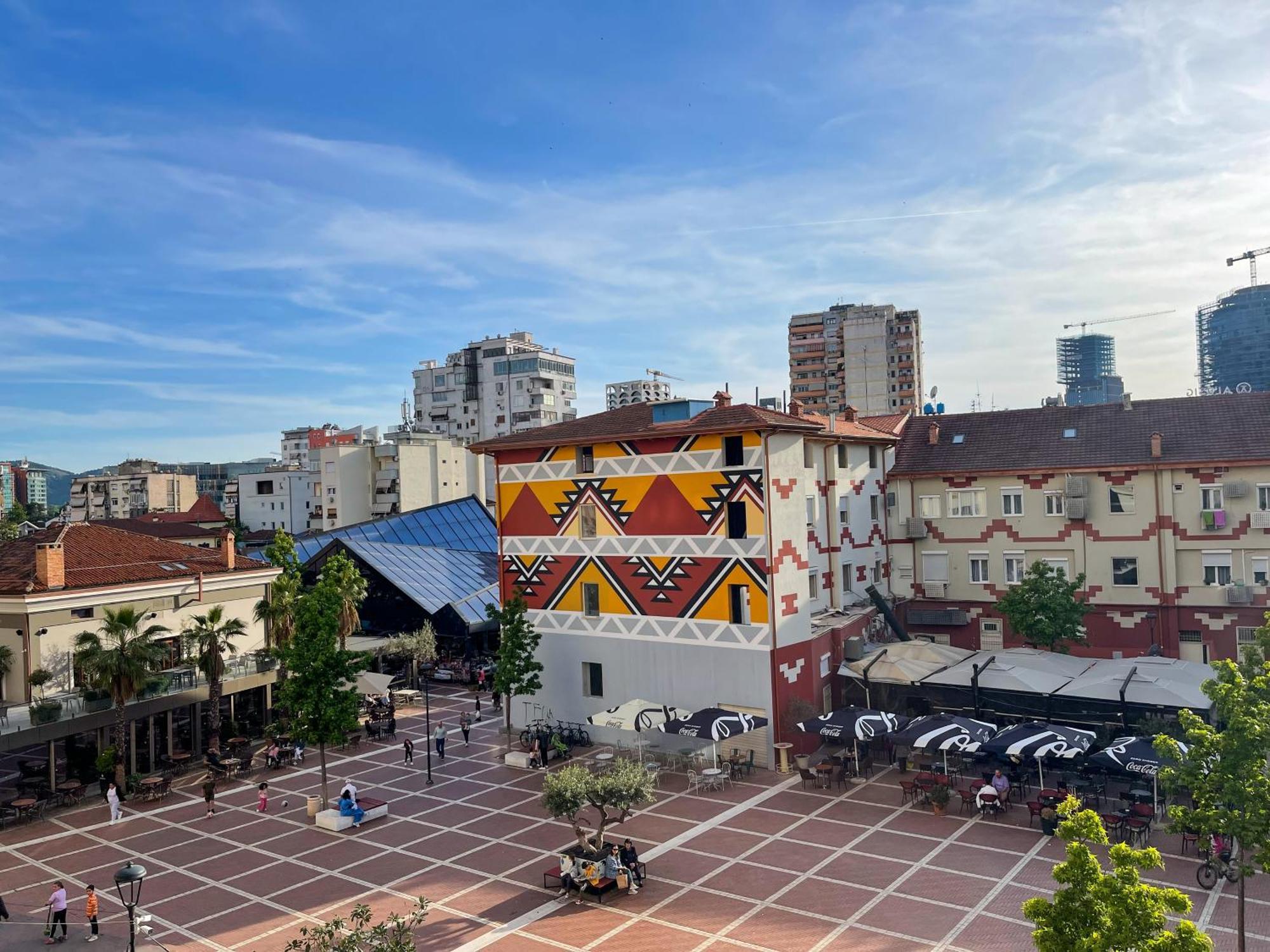 Apartament Hideaway In The Heart Of Tirana Zewnętrze zdjęcie